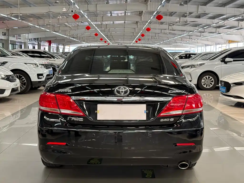 Toyota Camry 2010 — фото 13