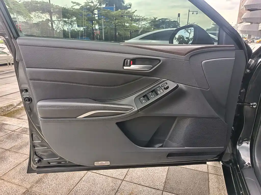 Toyota Avalon 2023 — фото 12