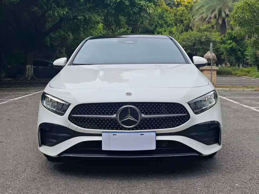 Mercedes-Benz A-Class 2024 — фото 2