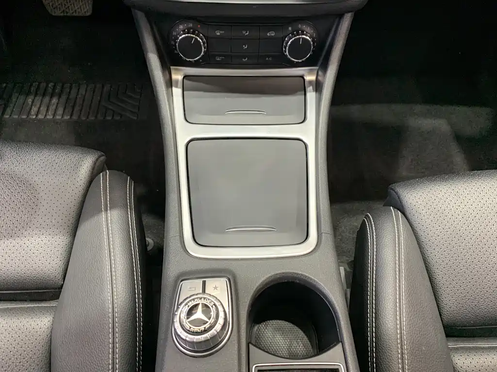 Mercedes-Benz GLA 2017 — фото 15