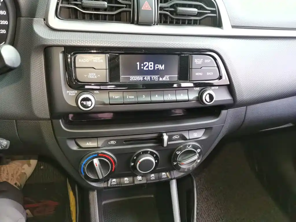 Hyundai Verna 2018 — фото 9