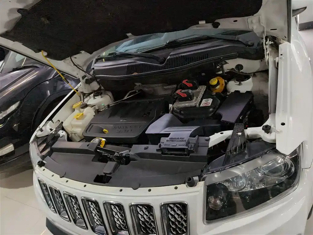 Jeep Compass 2015 — фото 20