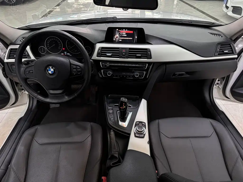 BMW 3 Series 2016 — фото 14