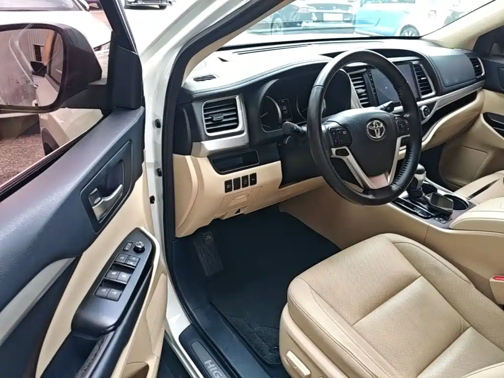 Toyota Highlander 2018 — фото 21