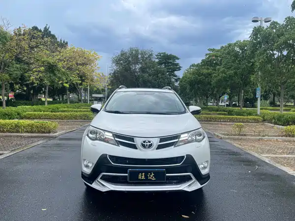 Toyota RAV4 2014