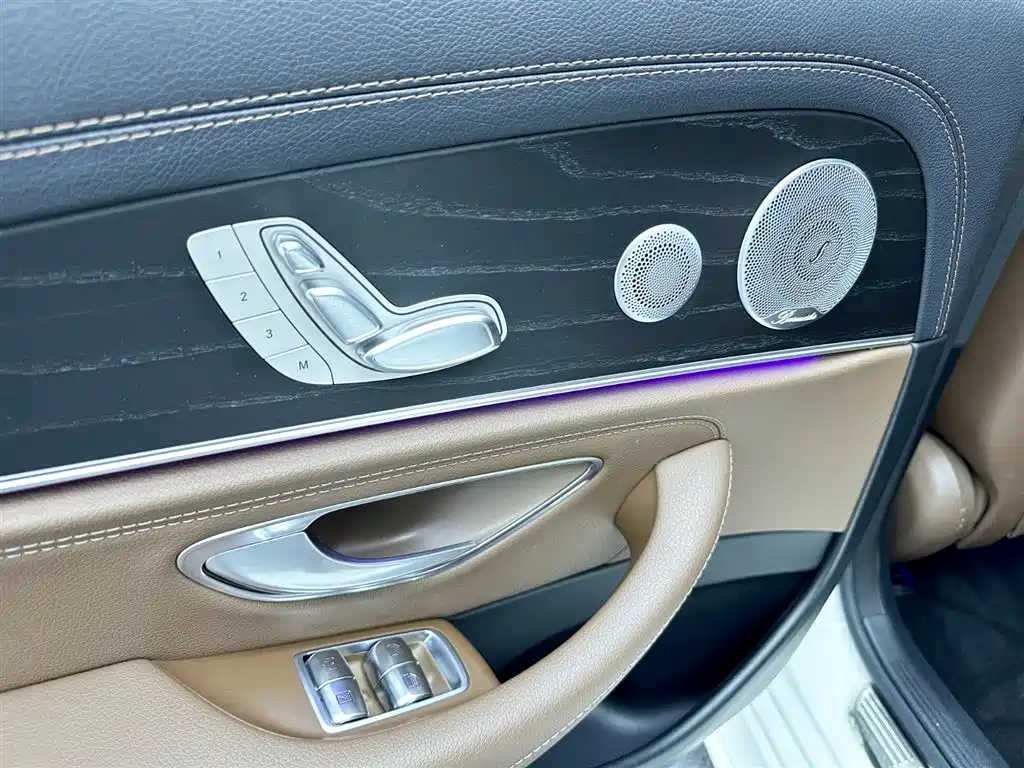 Mercedes-Benz E-Class 2021 — фото 12