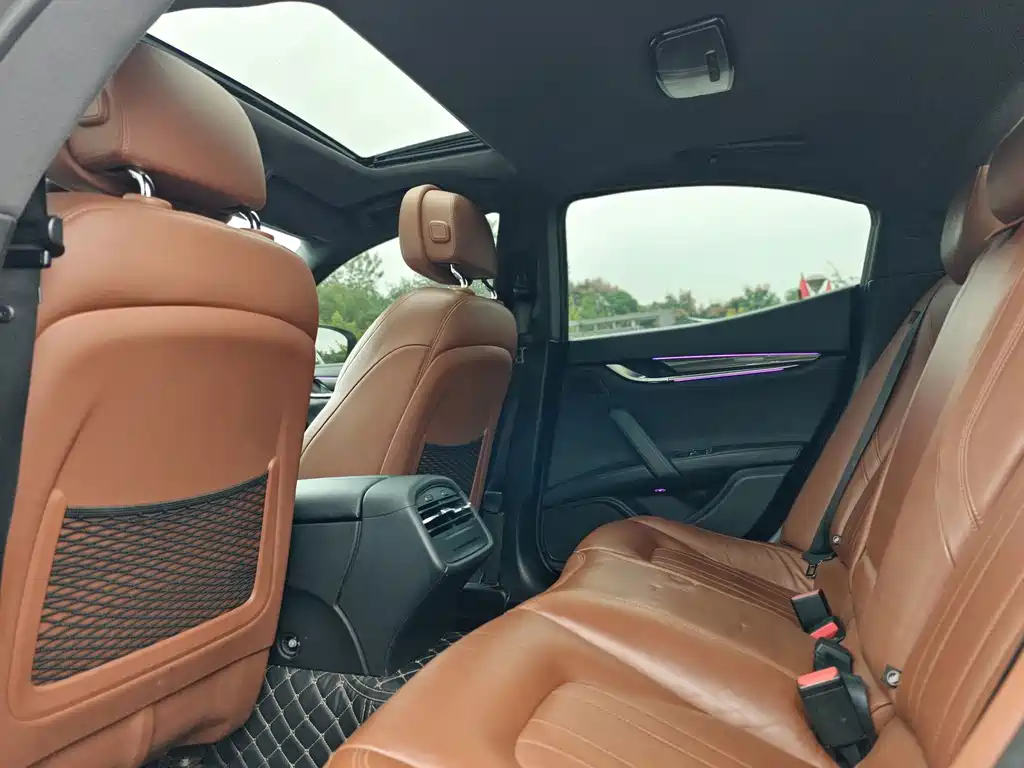 Maserati Ghibli 2017 — фото 14