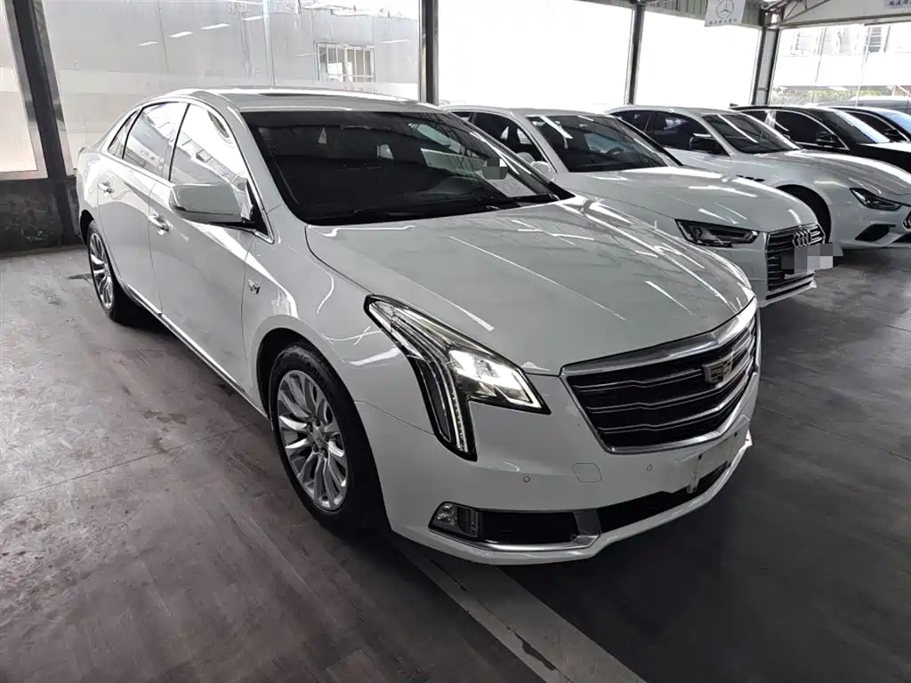 Cadillac XTS 2017 — фото 8