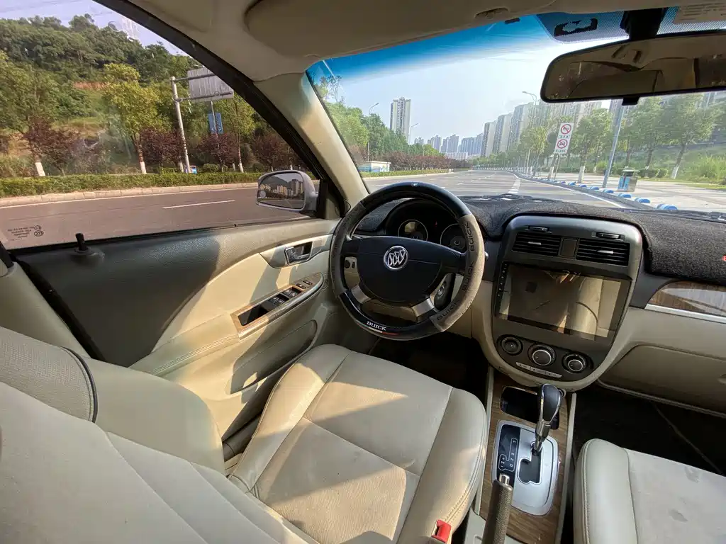 Buick Excelle 2016 — фото 18