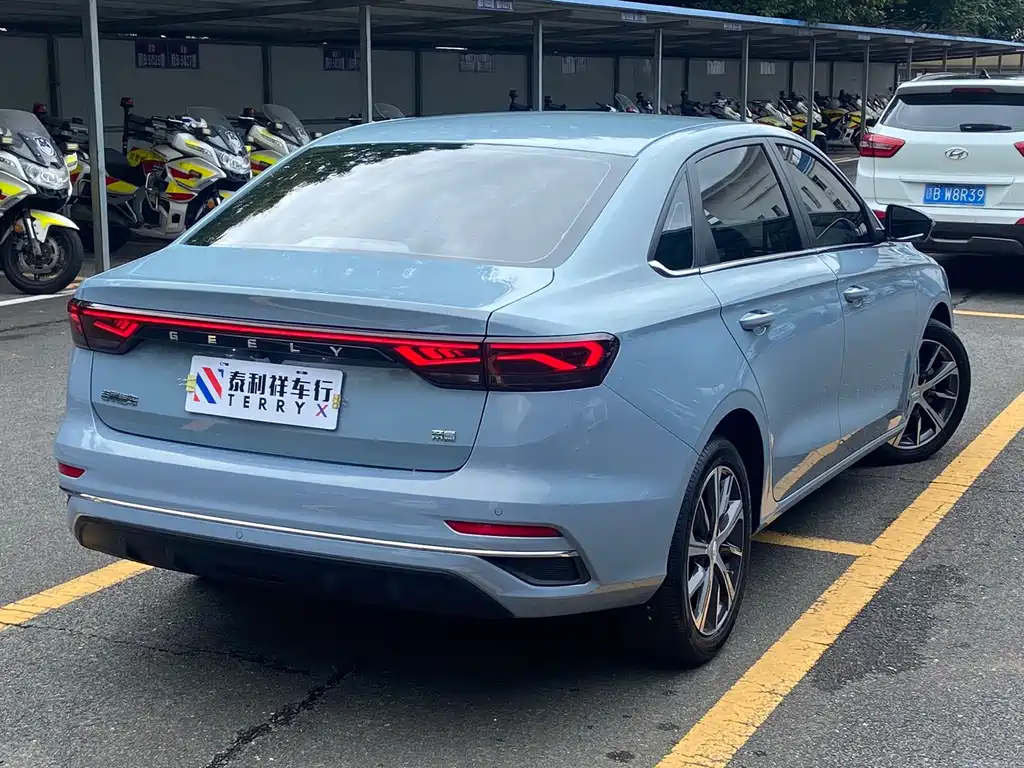 Geely Emgrand 2023 — фото 4