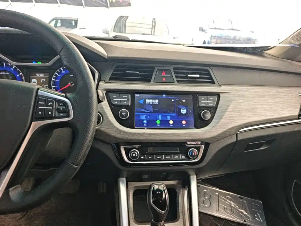 Geely Vision X3 2018 — фото 13