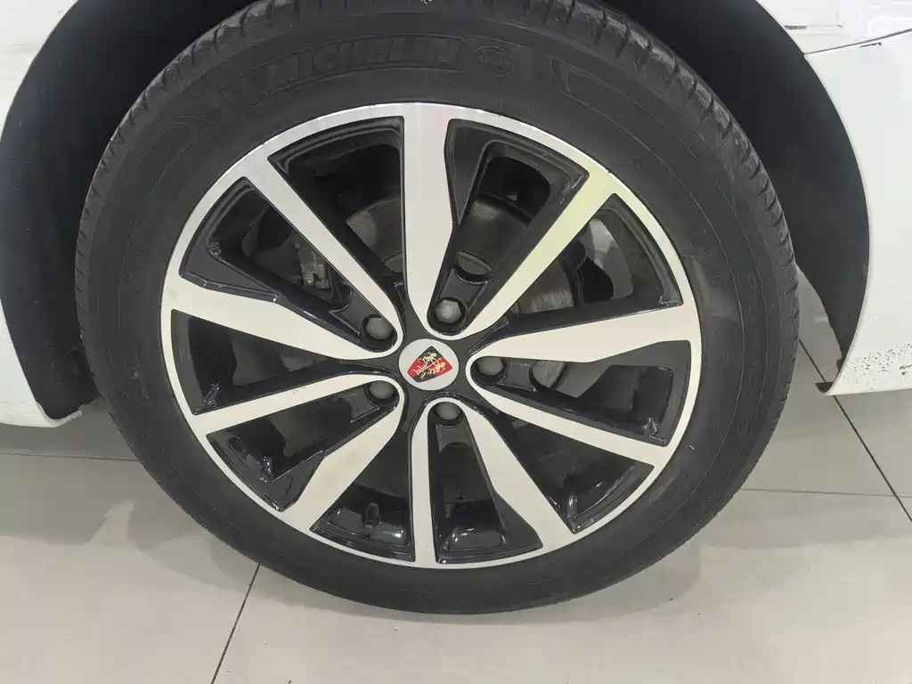 Roewe i6 Classic 2018 — фото 11