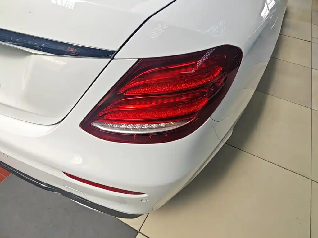 Mercedes-Benz E-Class 2020 — фото 8