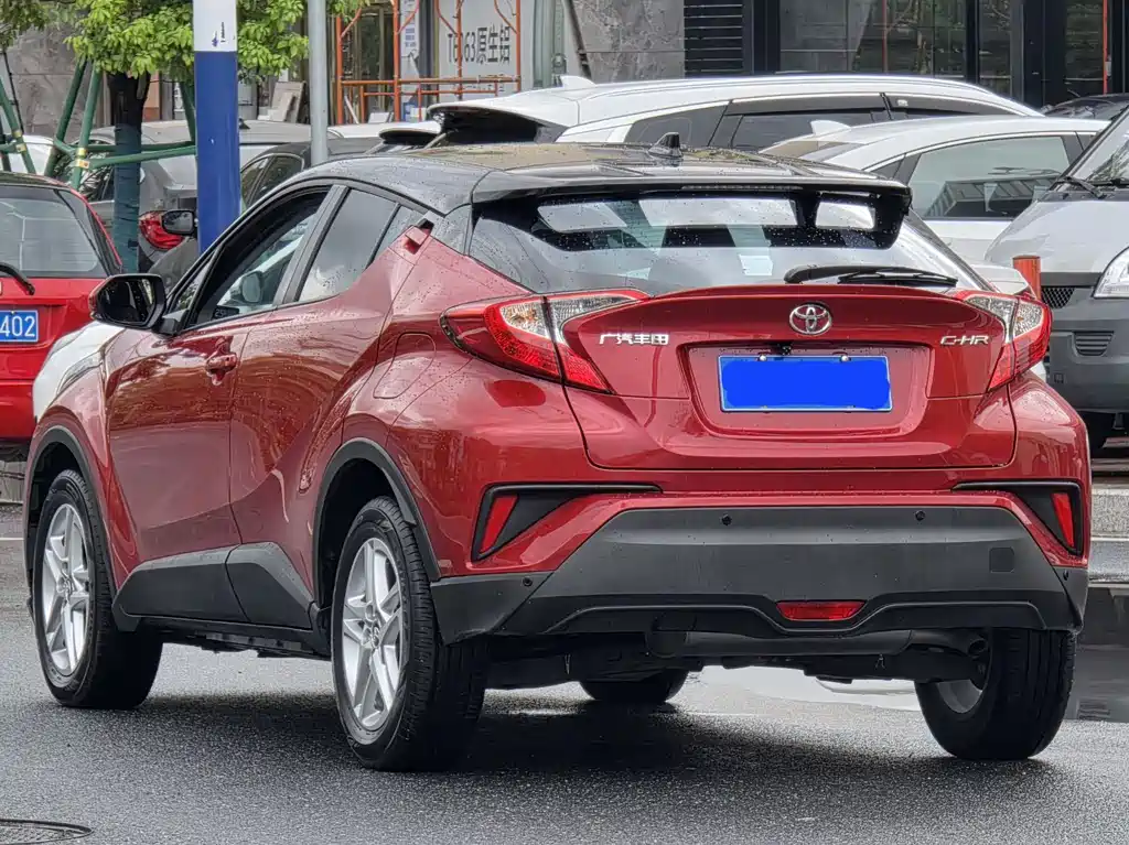 Toyota C-HR 2022 — фото 9