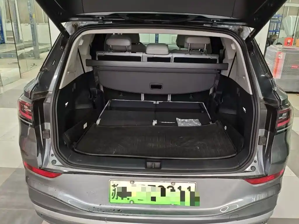 Volkswagen ID.6 X 2024