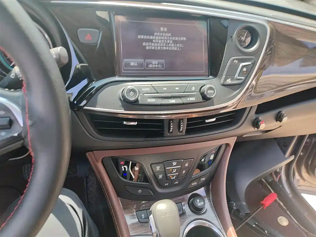 Buick Envision Plus 2017 — фото 13