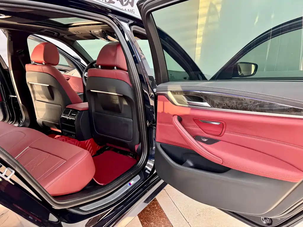 BMW 5 Series 2022 — фото 10