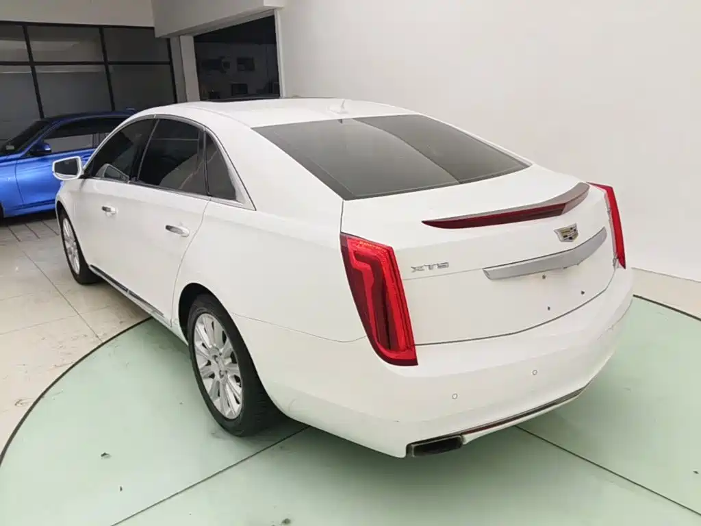 Cadillac XTS 2016 — фото 5