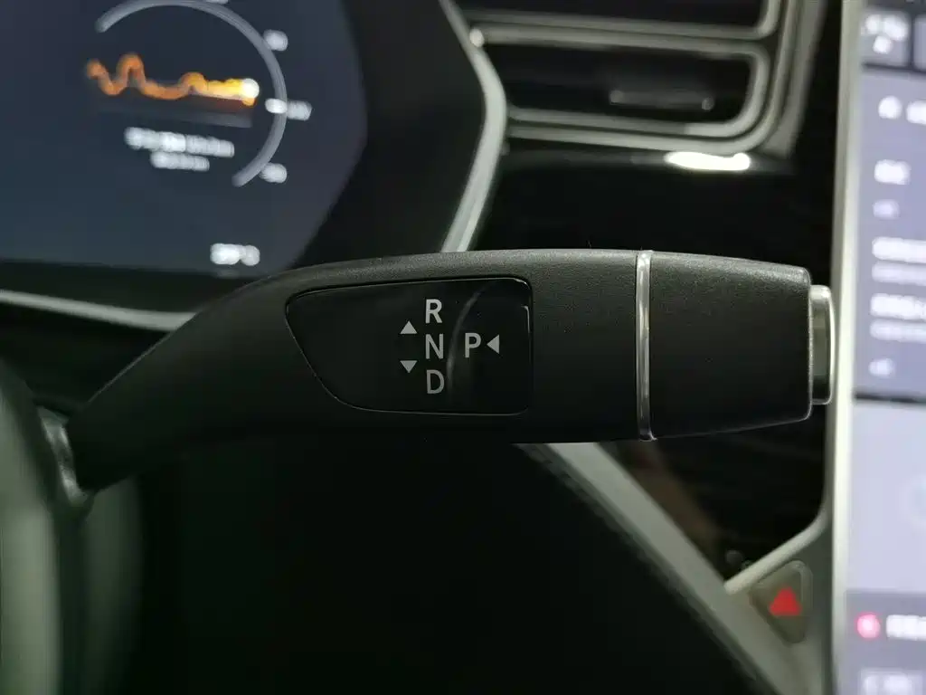 Tesla Model S 2017 — фото 13