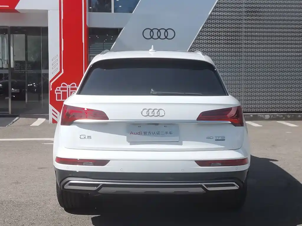 Audi Q5L 2024 — фото 11