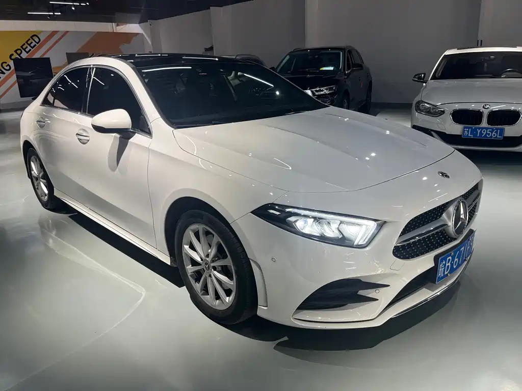 Mercedes-Benz A-Class 2022 — фото 3
