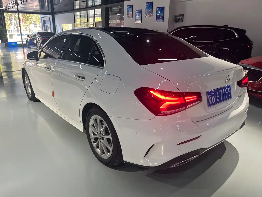 Mercedes-Benz A-Class 2022 — фото 7