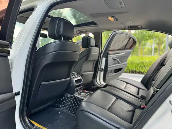 BMW 5 Series 2012