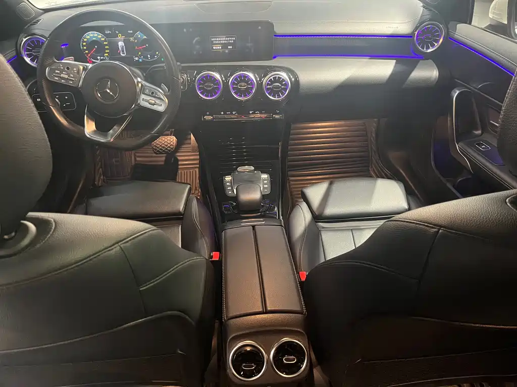 Mercedes-Benz A-Class 2022 — фото 9