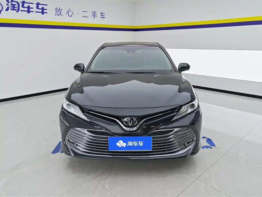 Toyota Camry 2021 — фото 2