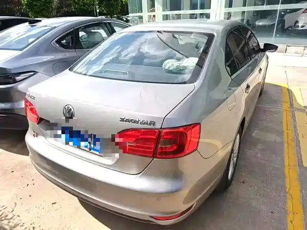 Volkswagen Sagitar 2014