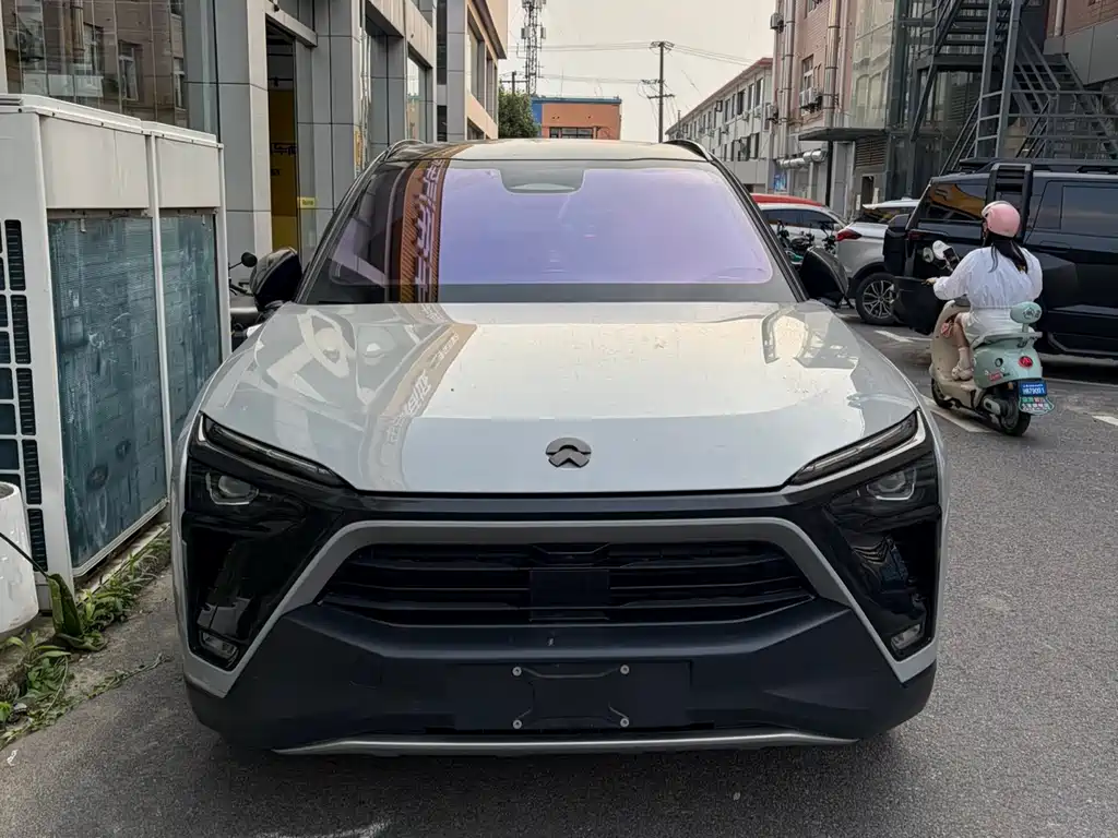 NIO ES8 2020