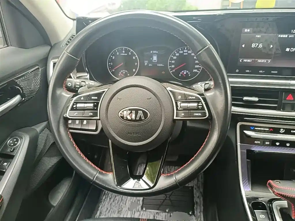 Kia KX3 2021 — фото 11