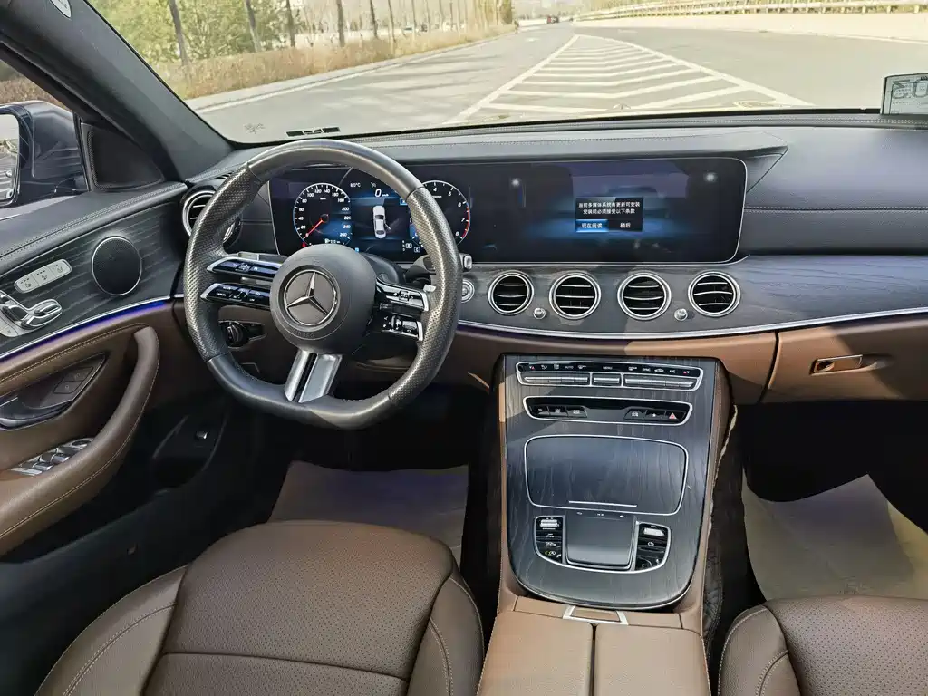 Mercedes-Benz E-Class 2023 — фото 11