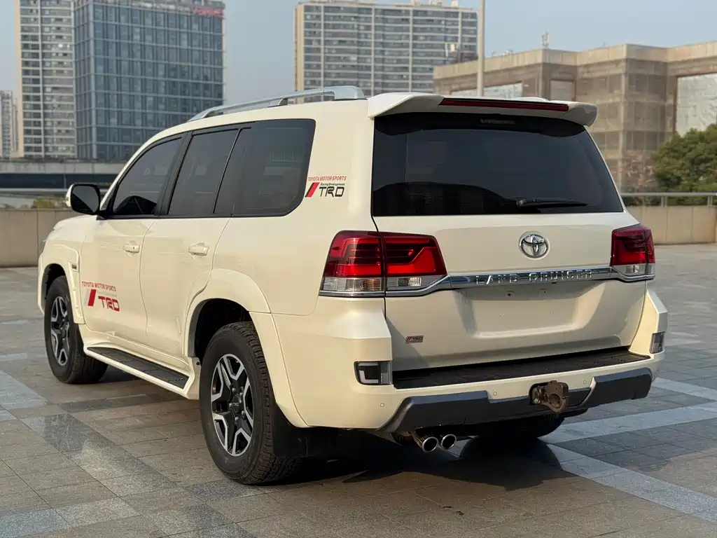 Toyota Land Cruiser 2019 — фото 17