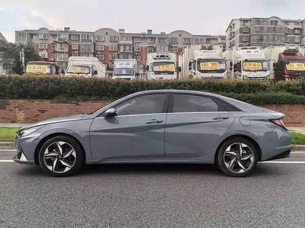 Hyundai Elantra 2021