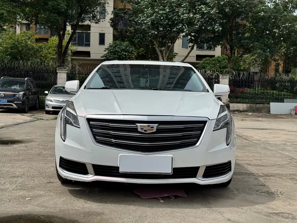 Cadillac XTS 2018 — фото 2