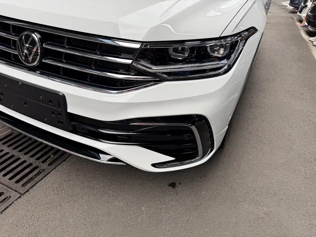 Volkswagen Tiguan L 2024