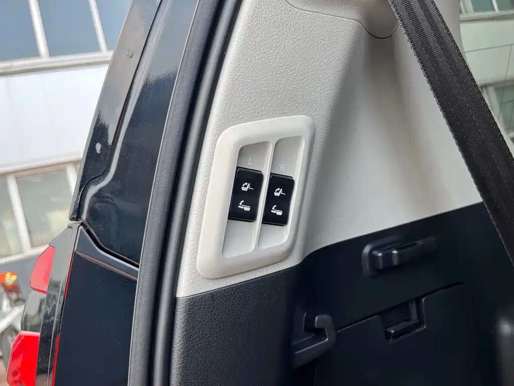 Toyota Prado 2019 — фото 33