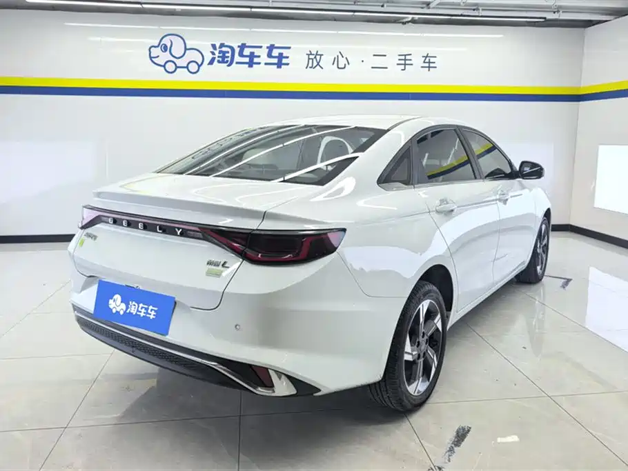 Geely L HiP 2023 — фото 3