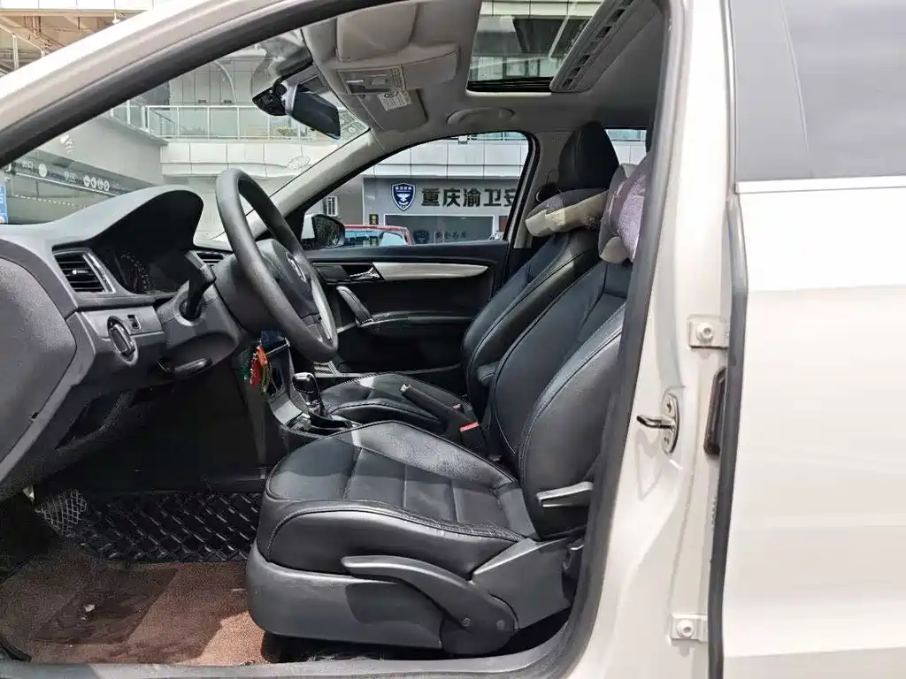 Volkswagen Gran Lavida 2015 — фото 12