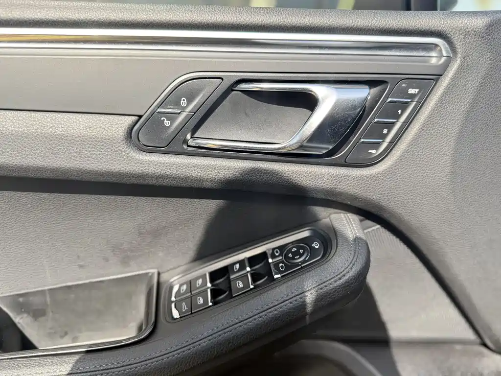 Porsche Macan 2015 — фото 12