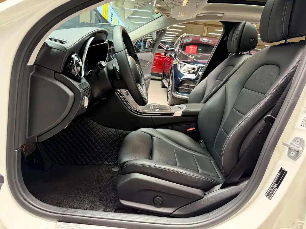 Mercedes-Benz C-Class 2019 — фото 11