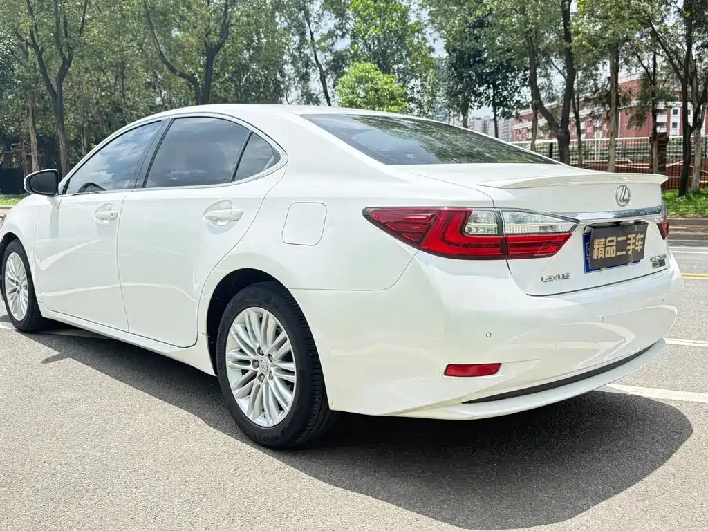 Lexus ES 2016 — фото 5