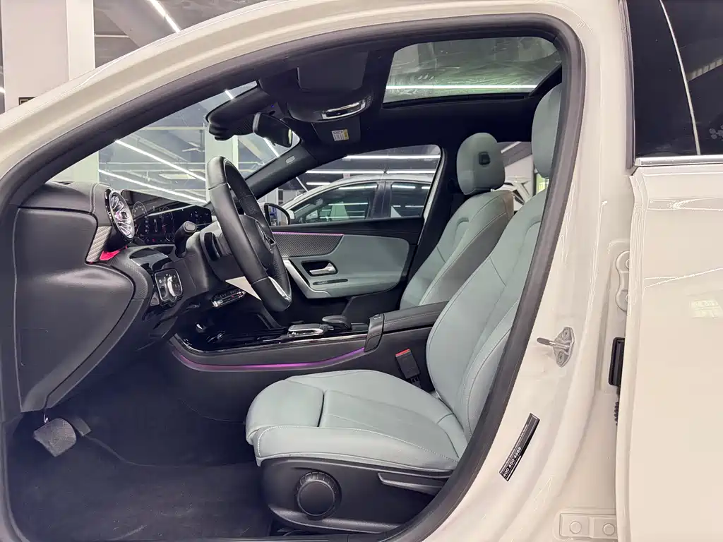 Mercedes-Benz A-Class 2023 — фото 8