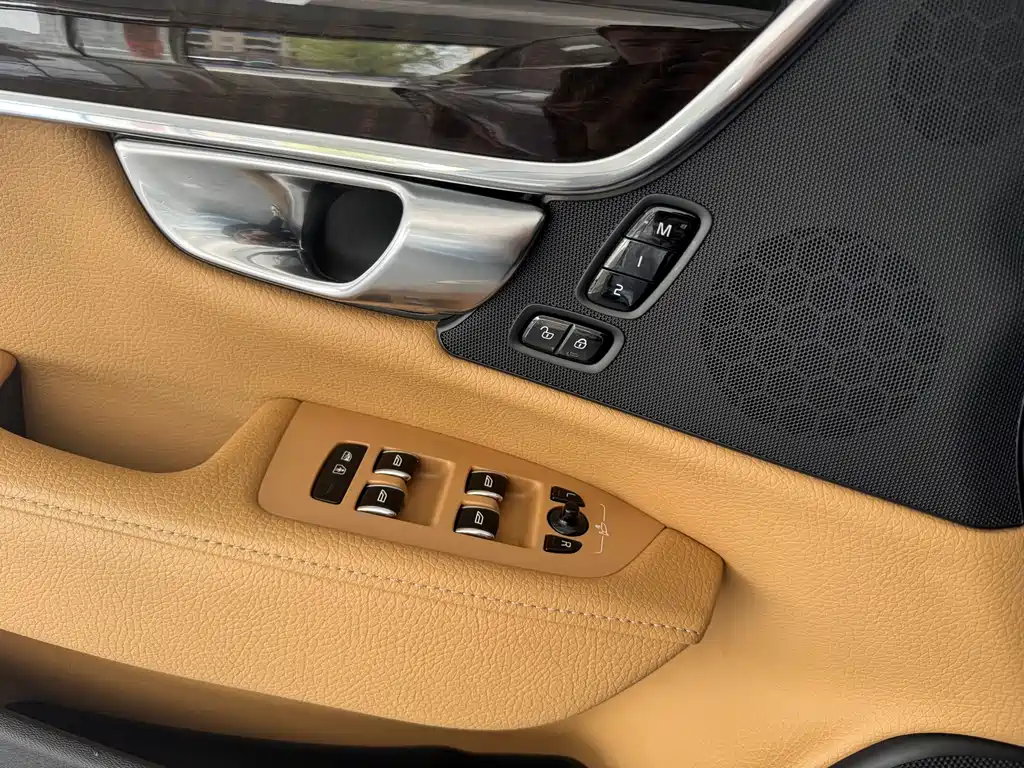 Volvo S90 2017 — фото 13