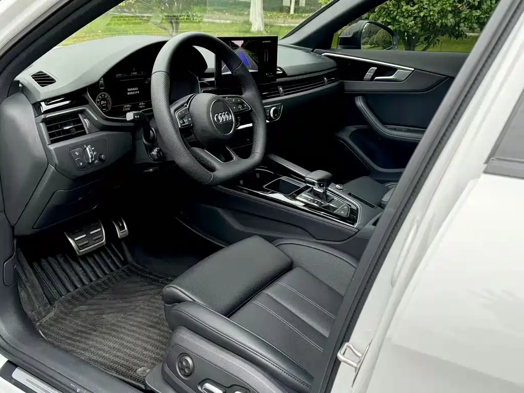 Audi A4L 2025