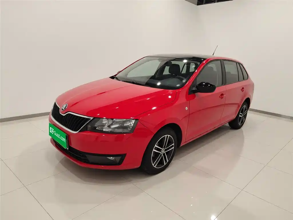 Skoda Rapid Spaceback 2014 — фото 2