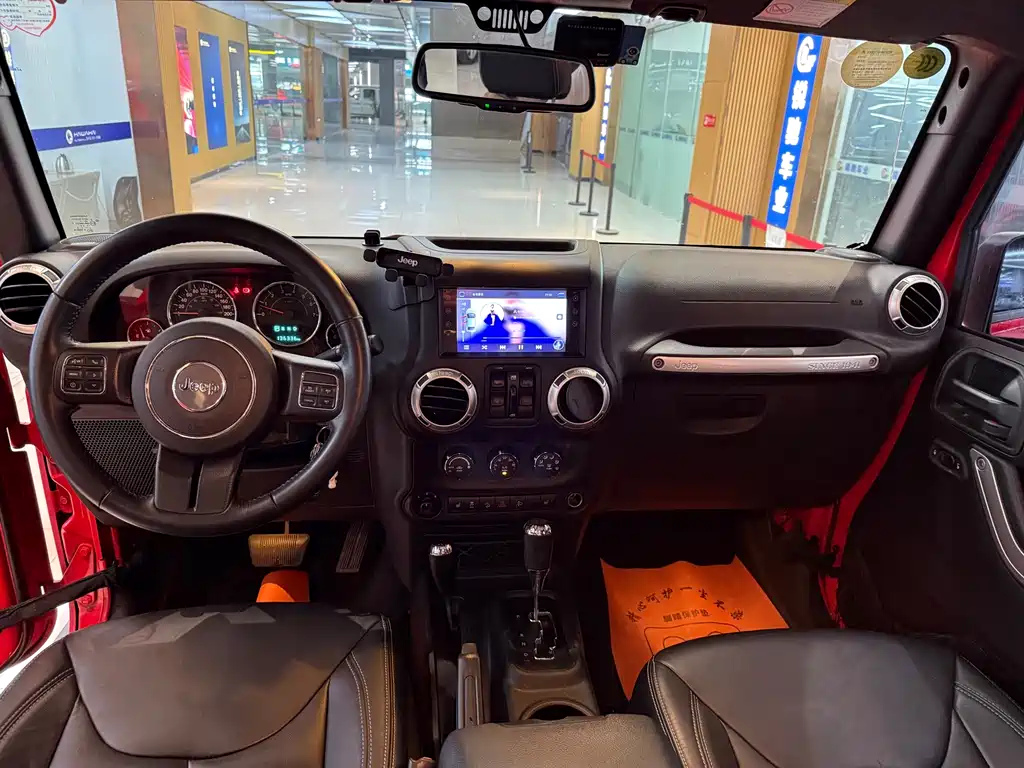 Jeep Wrangler 2018 — фото 11