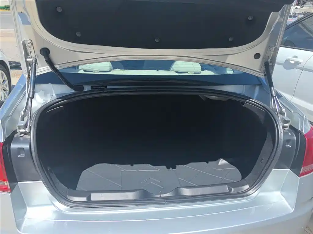 Citroen C-Quatre 2015 — фото 19