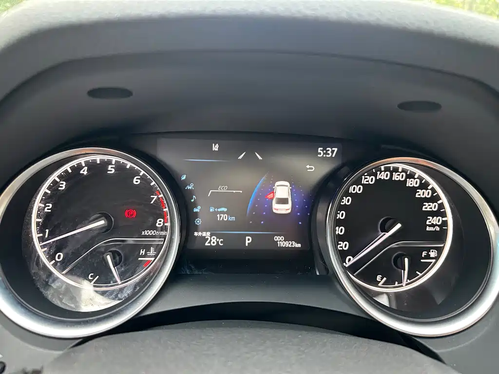 Toyota Camry 2020 — фото 11